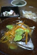 2009年5月11日　鯛と空豆と人参の煮付け　新玉ねぎのスライス