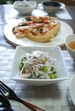 2009年7月18日　枝豆,トマト,キュウリ,玉ねぎサラダ　ピザパン
