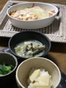 2017年4月27日　筍ごはん　蕨のと蕗の卵とじ　大根葉のおひたし　トマトと生ハムのチーズ焼き